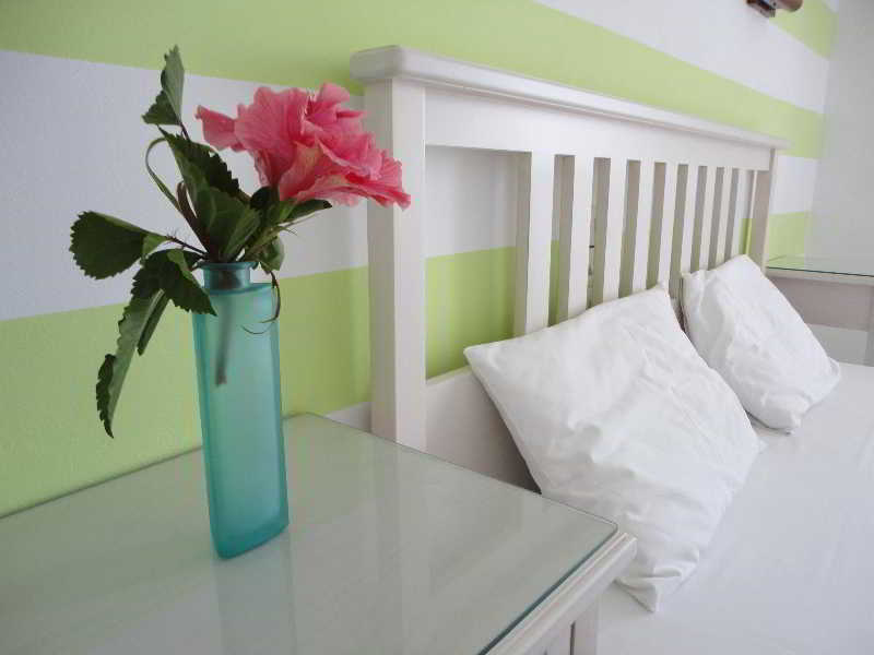 פראליה וראחו Mirto Beach Hotel & Restaurant מראה חיצוני תמונה