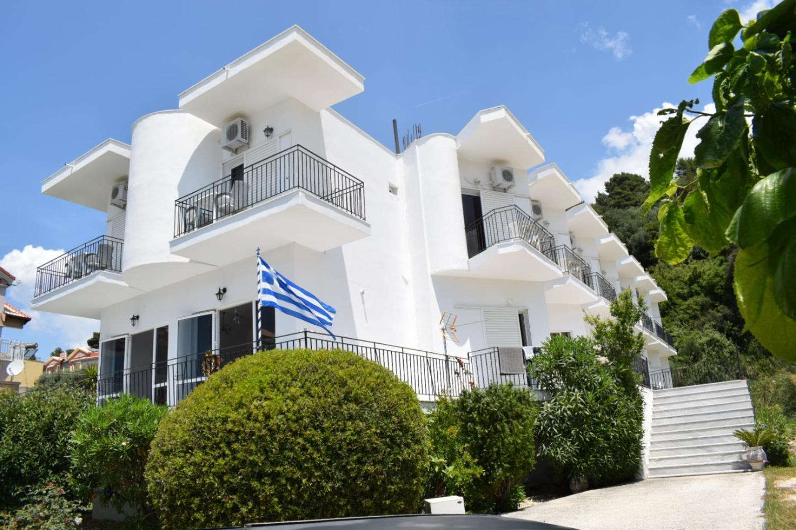 פראליה וראחו Mirto Beach Hotel & Restaurant מראה חיצוני תמונה