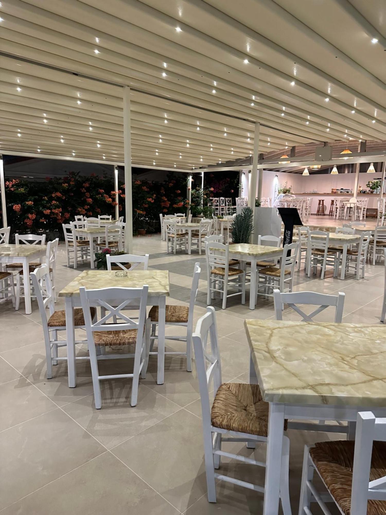 פראליה וראחו Mirto Beach Hotel & Restaurant מראה חיצוני תמונה