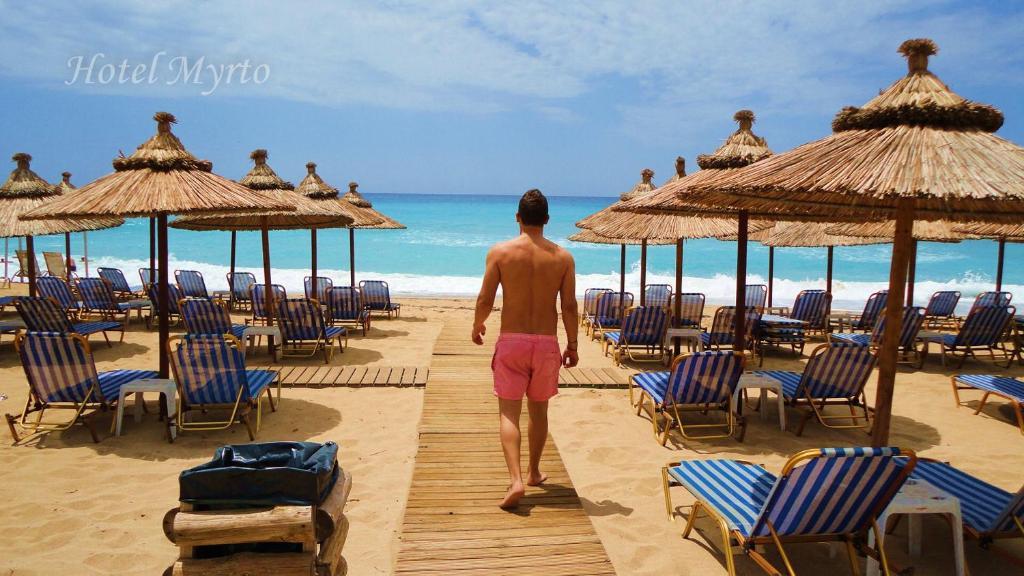 פראליה וראחו Mirto Beach Hotel & Restaurant מראה חיצוני תמונה